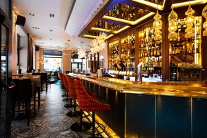 Exit Lounge &amp; Bar
